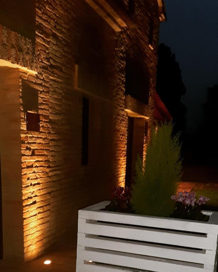 B&B Il Fienile Del Borgo Iesi Exterior foto